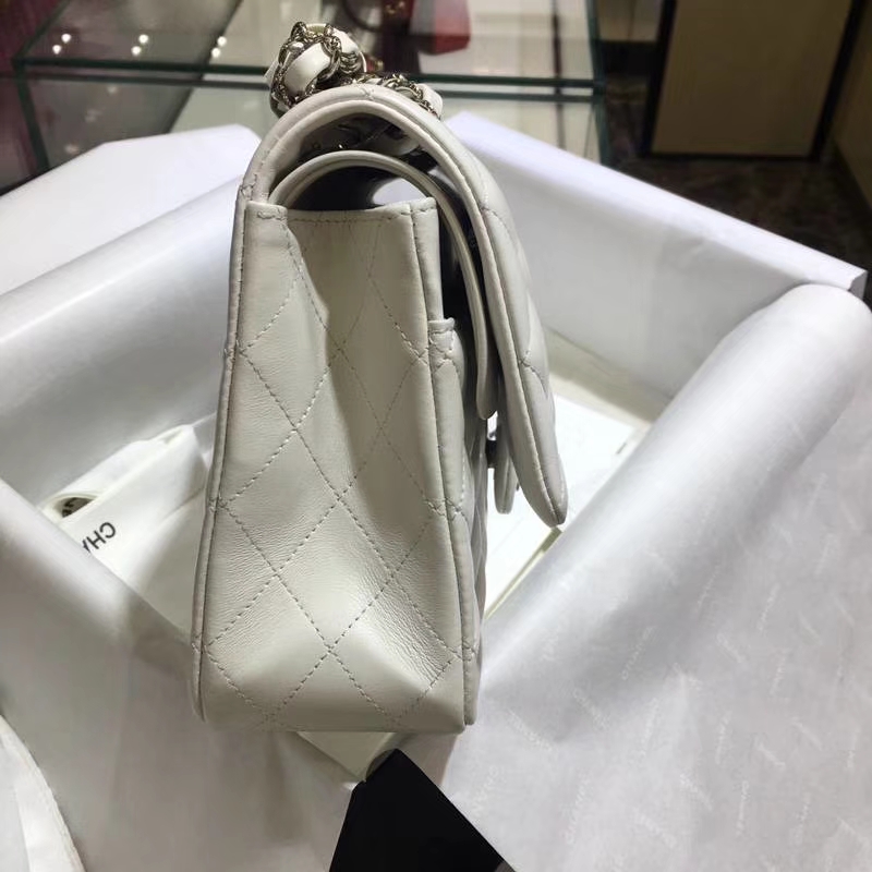 Chanel 香奈儿 Classic Flap 羊皮 白色 25cm 银