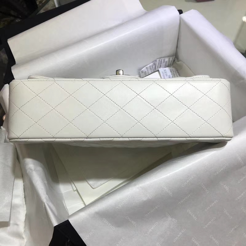 Chanel 香奈儿 Classic Flap 羊皮 白色 25cm 银