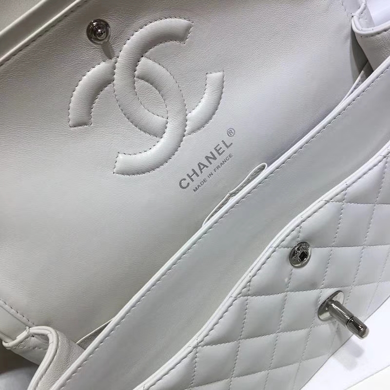 Chanel 香奈儿 Classic Flap 羊皮 白色 25cm 银