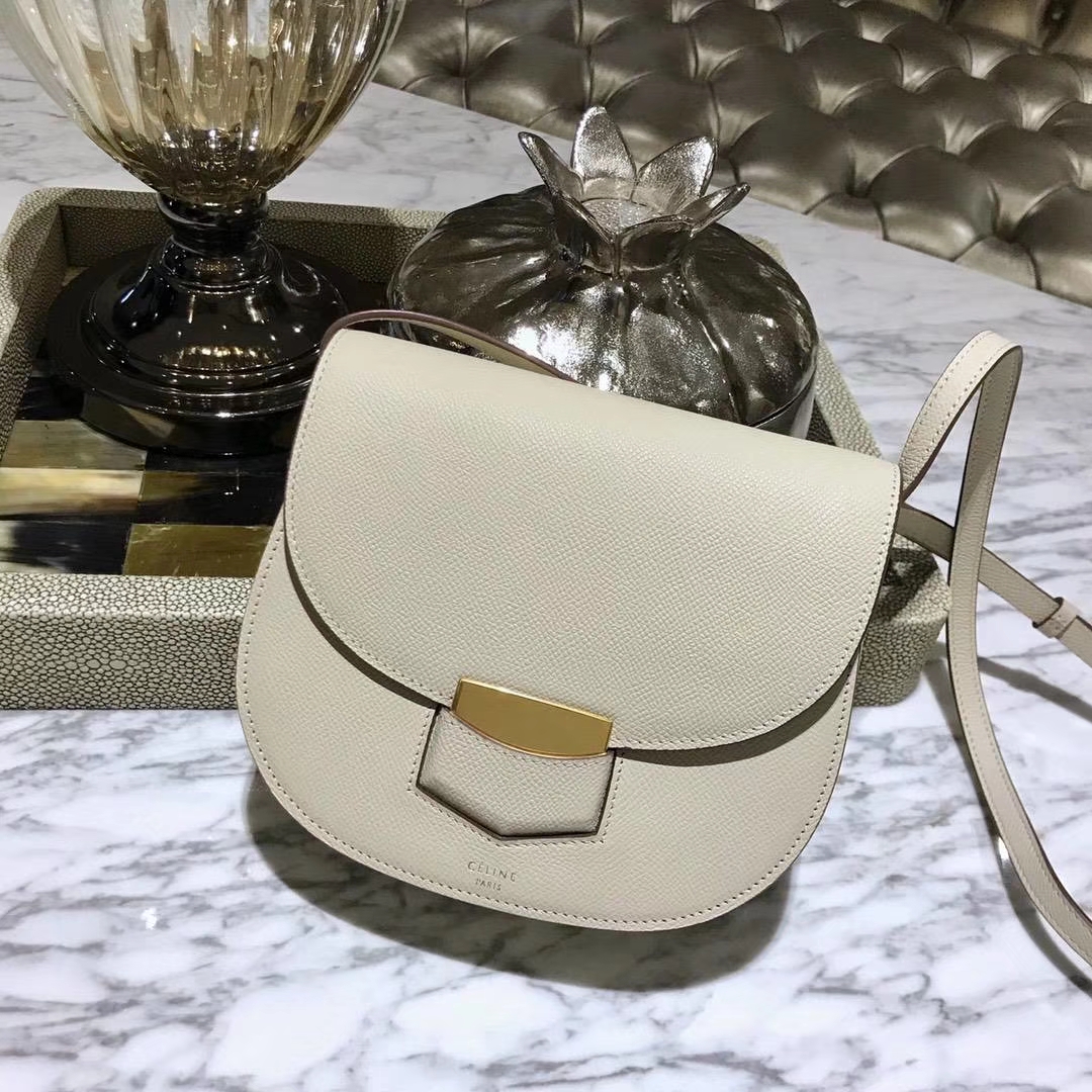 Celine 思琳 大容量翻盖单肩包 出镜率高  百搭 方便 白色