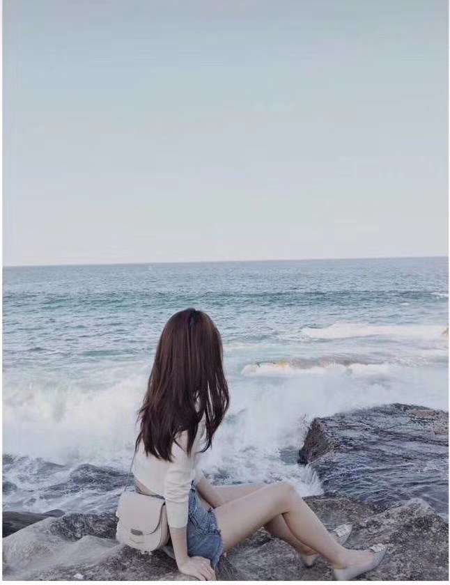 Celine 思琳 大容量翻盖单肩包 出镜率高  百搭 方便 白色