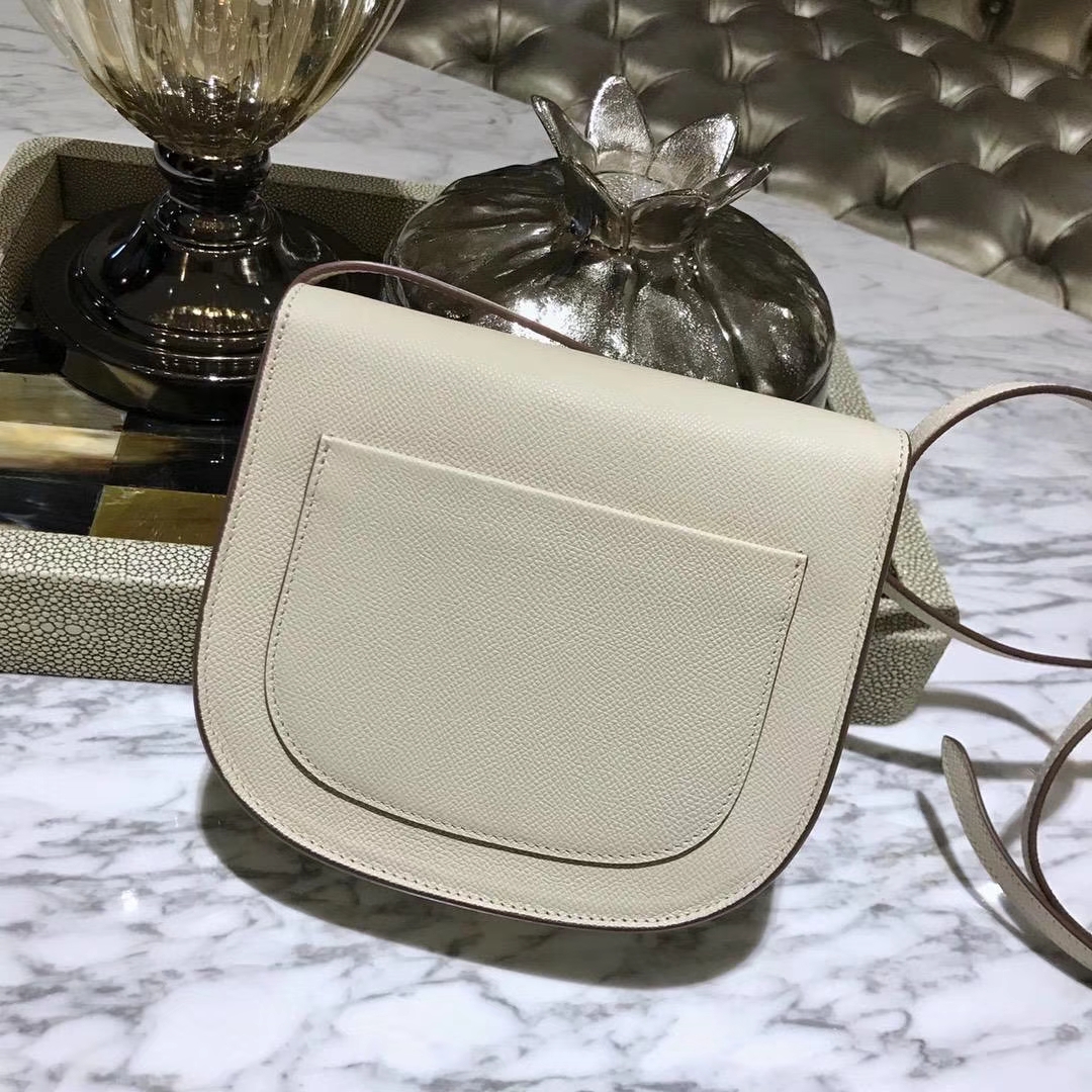 Celine 思琳 大容量翻盖单肩包 出镜率高  百搭 方便 白色