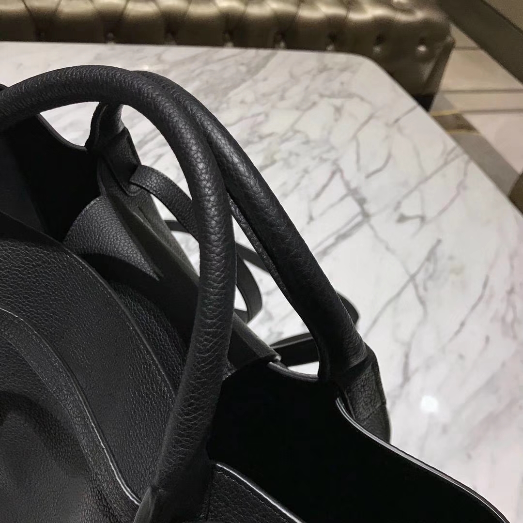 CÉLINE 购物袋 专柜同步发售 中号24cm 黑色 进口荔枝纹牛皮