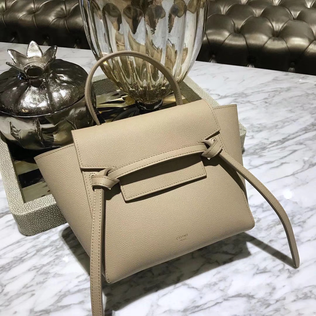 Celine  鲶鱼包mini 20cm  进口掌纹牛皮 浅杏色 厂家直销