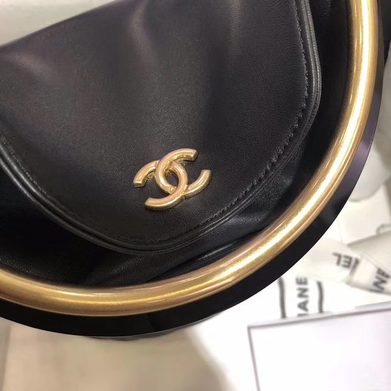 Chanel 18巴黎汉堡系列新款 Bucket Bag 黑色 金属手柄 水桶包 意大利小羊皮