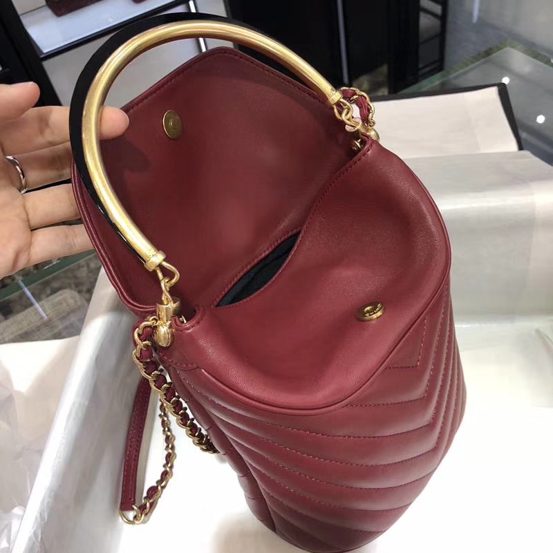 Chanel 18巴黎汉堡系列新款 Bucket Bag 酒红色 金属手柄 水桶包 意大利小羊皮