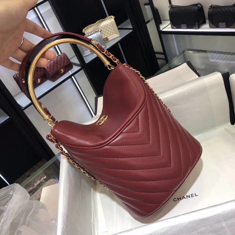 Chanel 18巴黎汉堡系列新款 Bucket Bag 酒红色 金属手柄 水桶包 意大利小羊皮