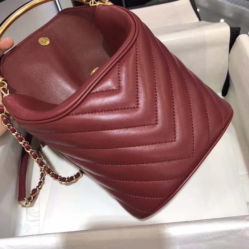 Chanel 18巴黎汉堡系列新款 Bucket Bag 酒红色 金属手柄 水桶包 意大利小羊皮