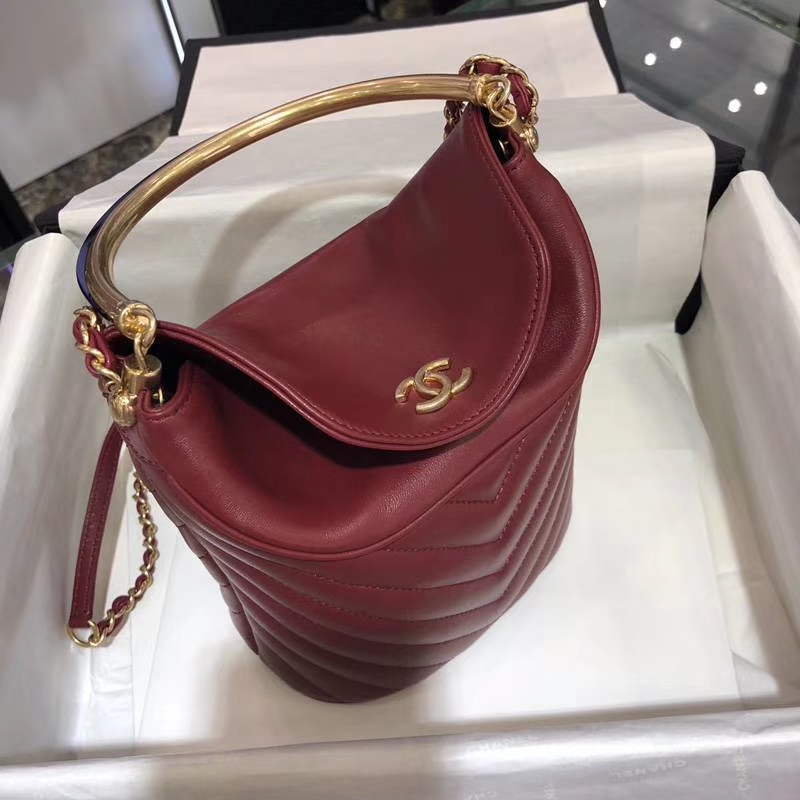 Chanel 18巴黎汉堡系列新款 Bucket Bag 酒红色 金属手柄 水桶包 意大利小羊皮