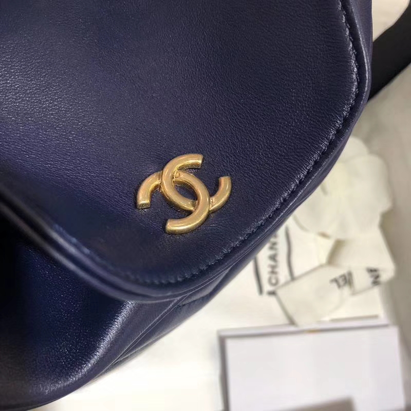 Chanel 18巴黎汉堡系列新款 Bucket Bag 蓝色 金属手柄 水桶包 意大利小羊皮