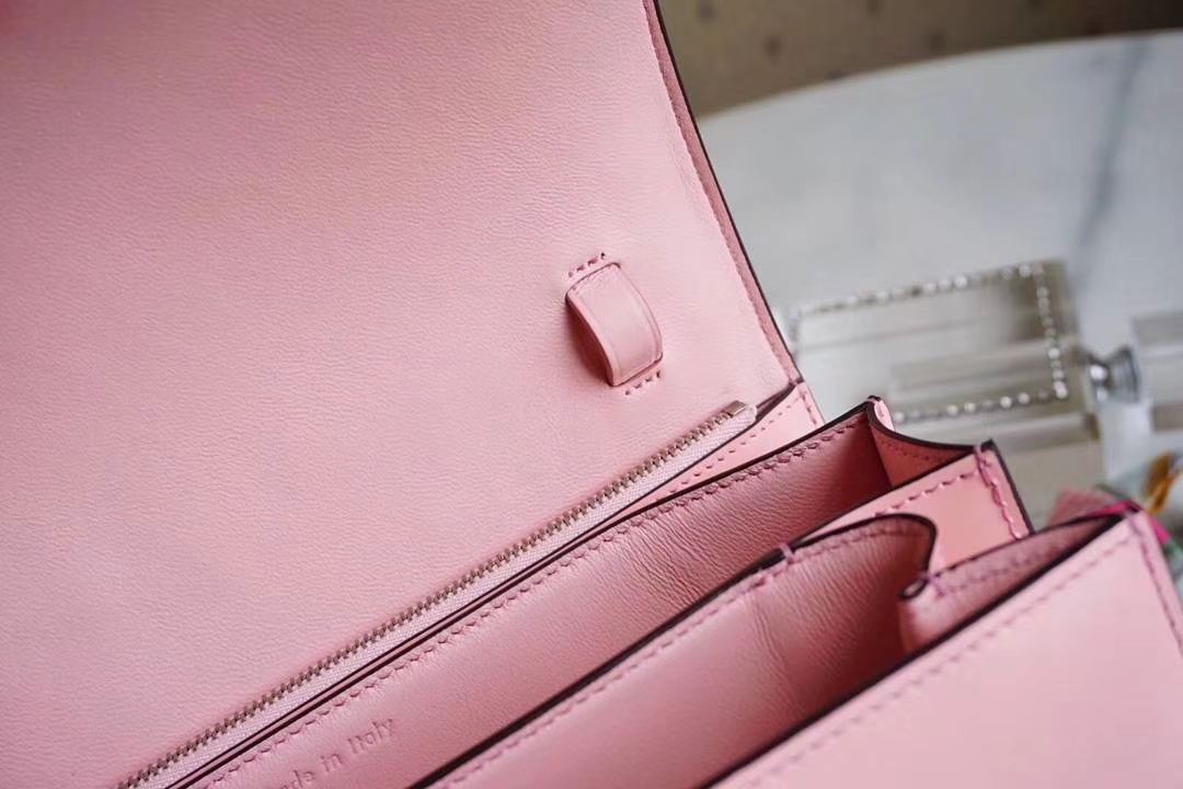 CÉLINE（赛琳）box 豆腐包  新粉 新出的配色  冻龄 女神首选