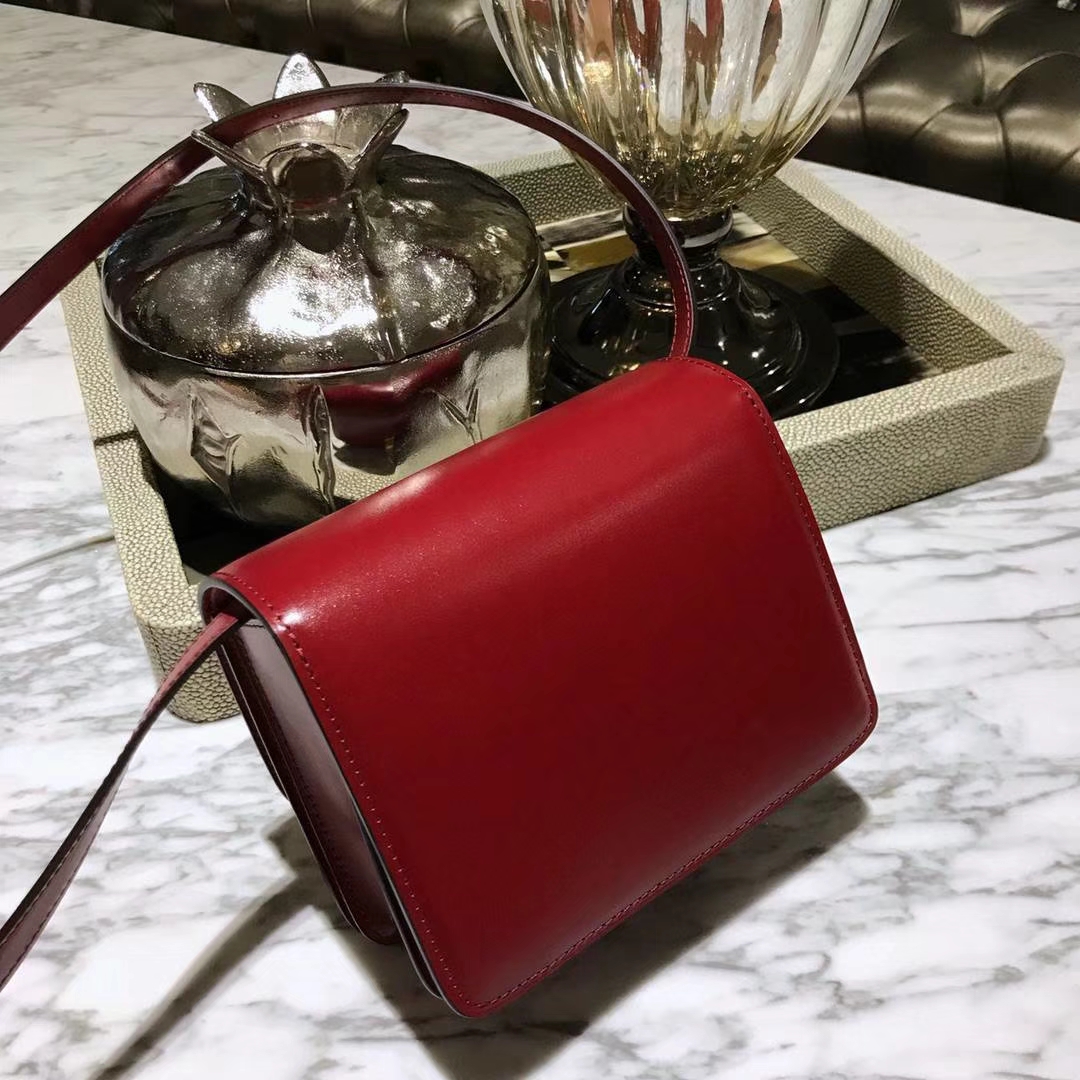 CÉLINE（赛琳）豆腐包 box小号 16cm  复古红 是红色系最畅销的颜色