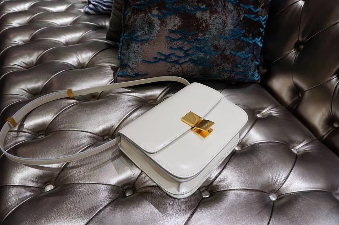 Celine 思琳 最新版本 box豆腐包 24cm 16cm 夏季最受欢迎的 box 冰川白