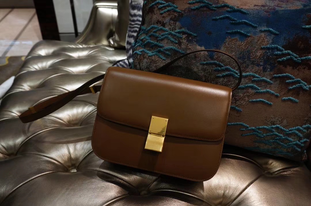 Celine 思琳 最新版本 box豆腐包 24cm 焦糖色百搭  永远不会出错的色号