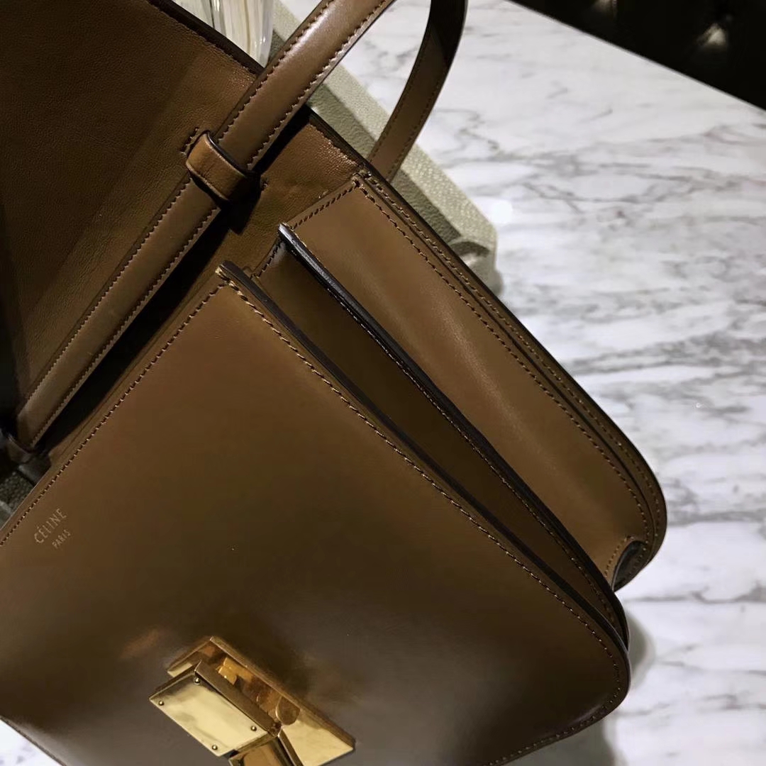 Celine 思琳 最新版本 box豆腐包 24cm 焦糖色百搭  永远不会出错的色号