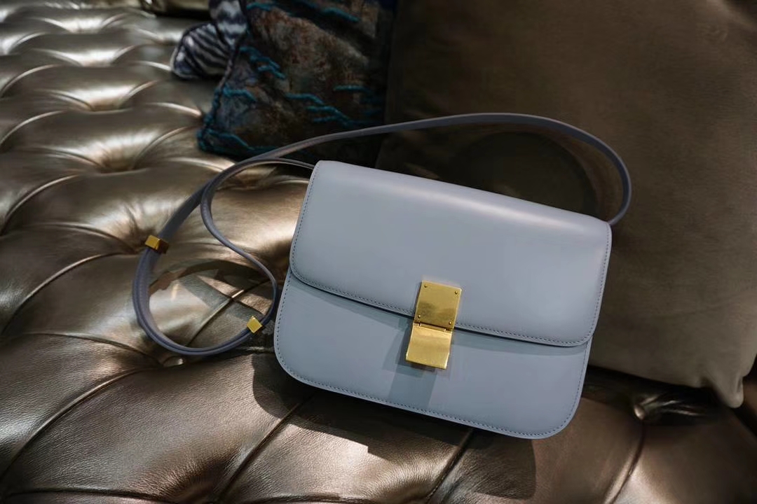 Celine 思琳 最新版本 box豆腐包 24cm 实拍 专柜同步 最新做法 优雅时尚 亚麻蓝 金扣