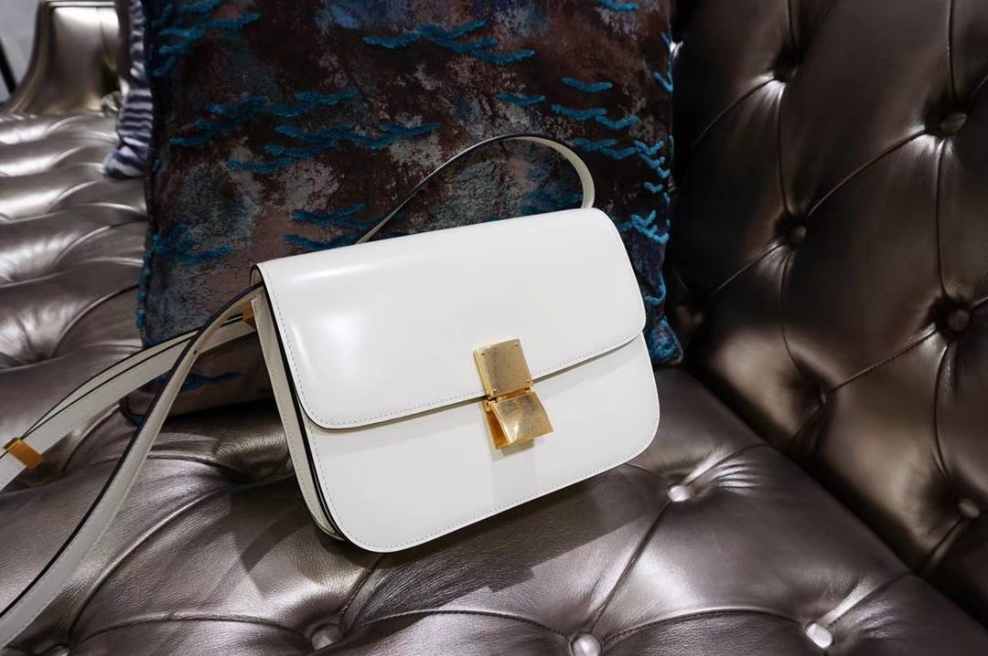 Celine 思琳 最新版本 box豆腐包 24cm 实拍 专柜同步 最新做法 优雅时尚 白色 金扣