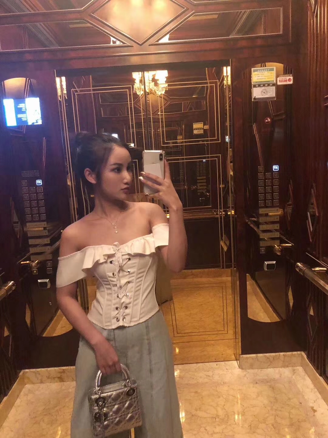 Dior 迪奥 来自意大利原厂皮料 牛皮大象纹 金属银 实物绝对美到爆  银扣