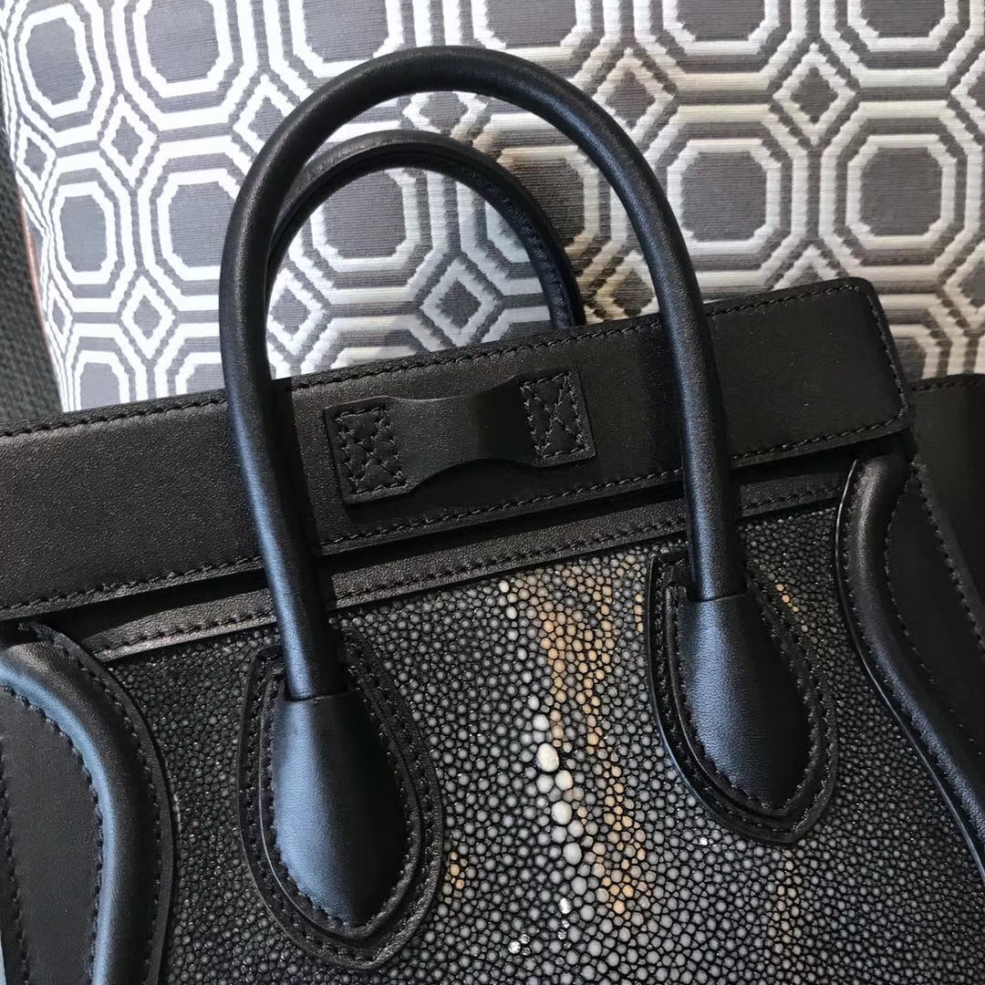 Celine 笑脸包 珍珠鱼皮 20cm/26cm 市场最高版本 支持验货 骑士黑