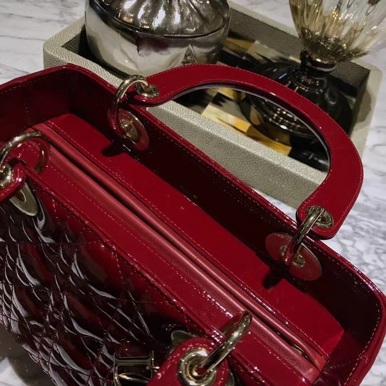 Dior 迪奥 戴妃包 Lady Dior 全新五格漆皮酒红色 美的无可挑剔