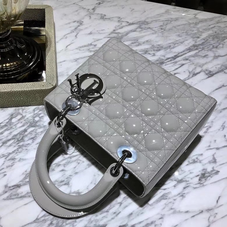 Dior 迪奥 戴妃包 Lady Dior 全新 漆皮五格珍珠灰 细节实拍 
