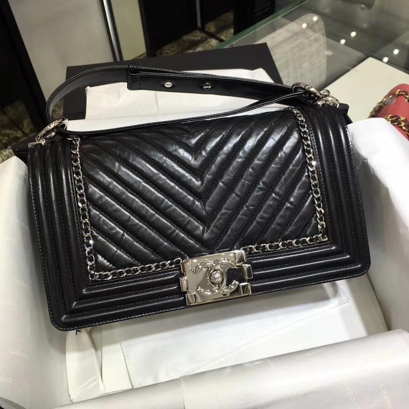 Chanel 香奈儿 Leboy Bag 手工链子 黑色 25cm 亮银扣