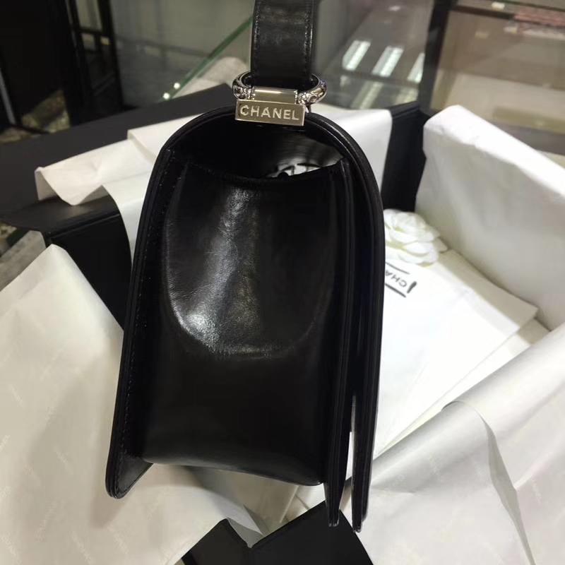 Chanel 香奈儿 Leboy Bag 手工链子 黑色 25cm 亮银扣