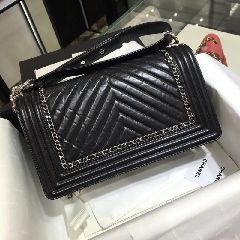 Chanel 香奈儿 Leboy Bag 手工链子 黑色 25cm 亮银扣