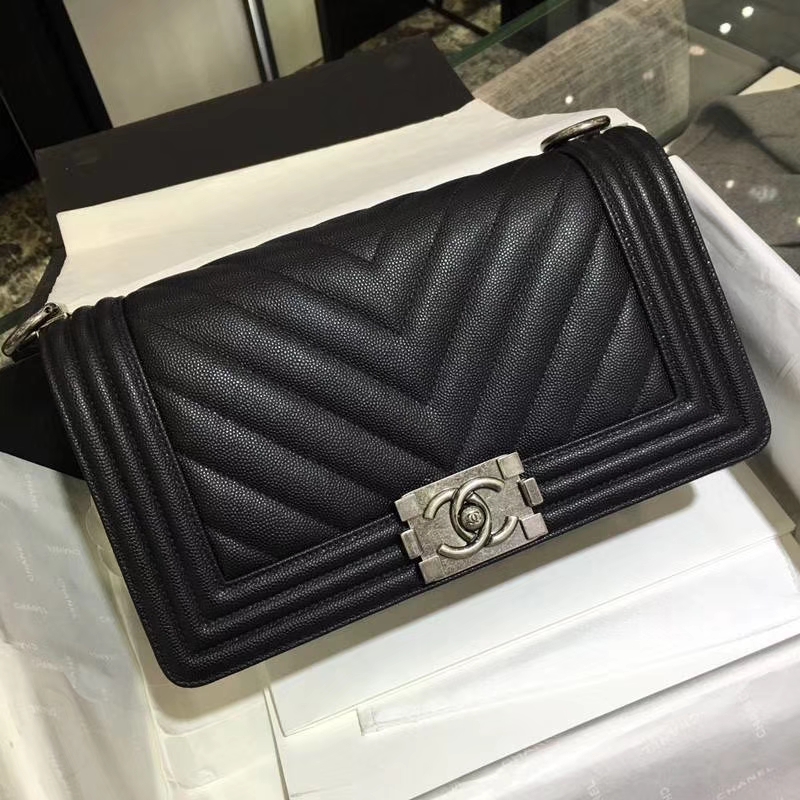 Chanel 香奈儿  Leboy Bag 大Vv款  小鱼子酱 黑色 25cm 古银