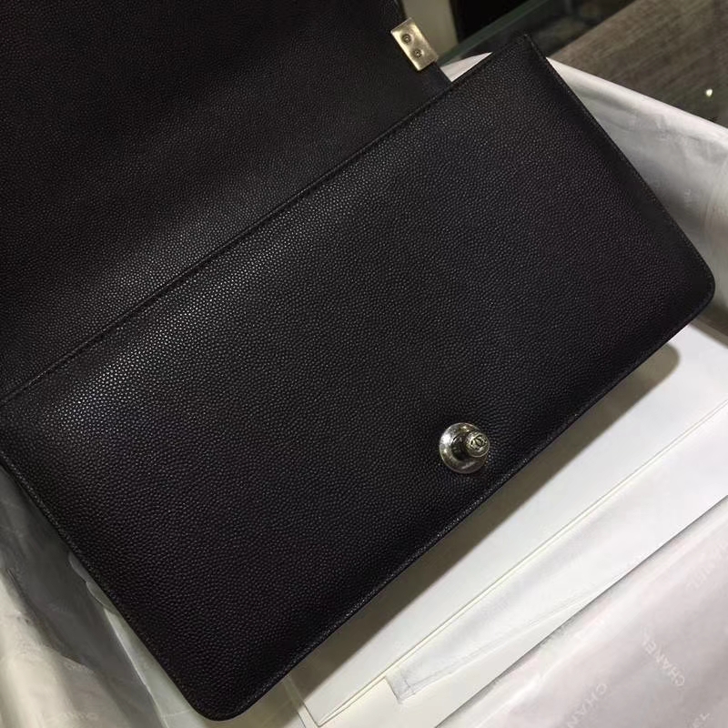 Chanel 香奈儿  Leboy Bag 大Vv款  小鱼子酱 黑色 25cm 古银