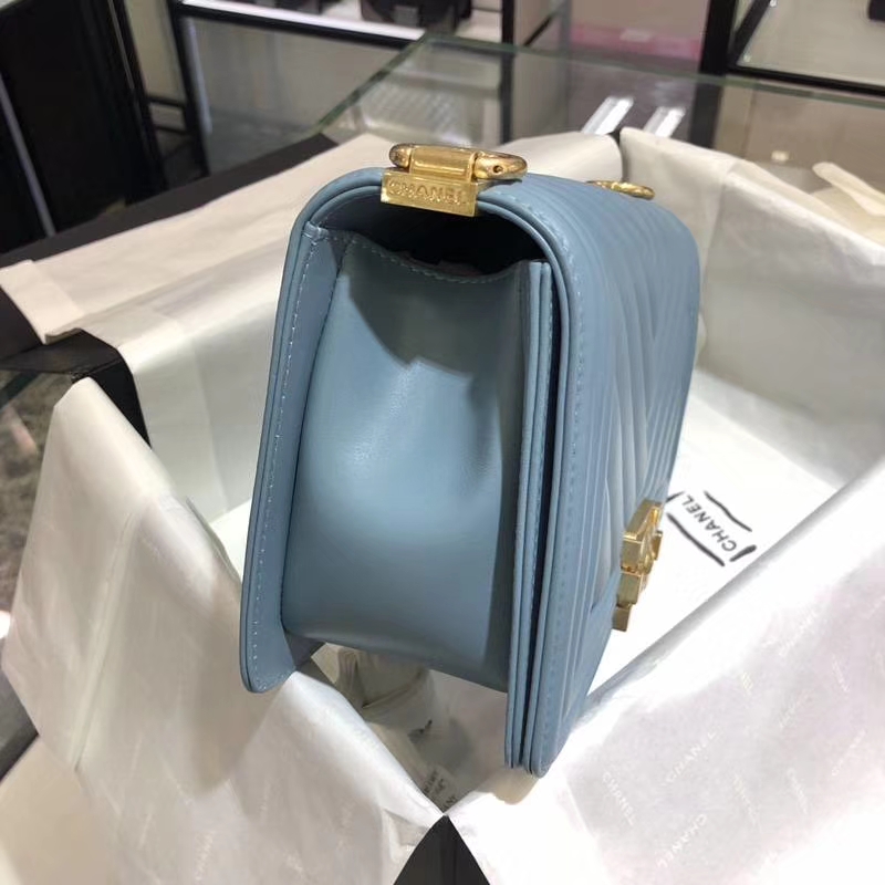 Chanel 香奈儿 Leboy Bag 大Vv款 小羊皮 雾霾蓝 25cm 亚金扣