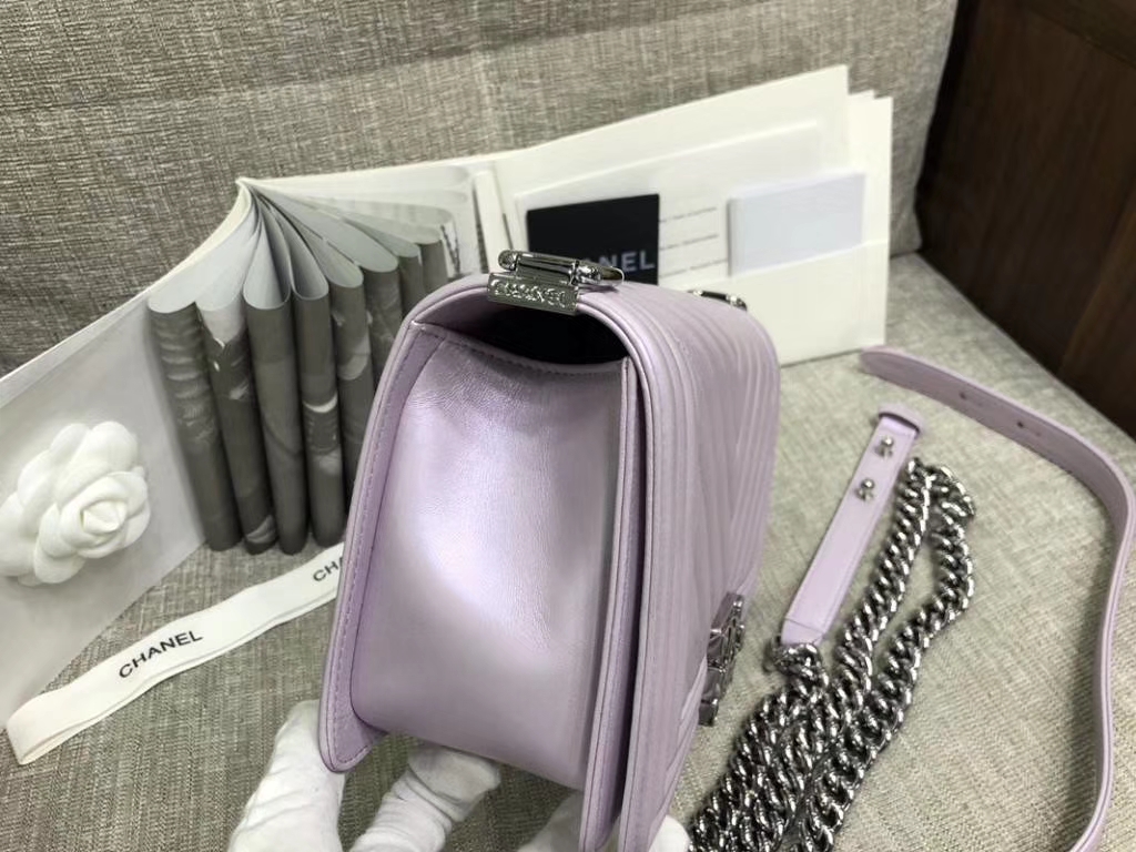 Chanel Leboy Bag 大Vv款 小羊皮 珠光粉 25cm 大理石纹琉璃扣 Dream Bag系列