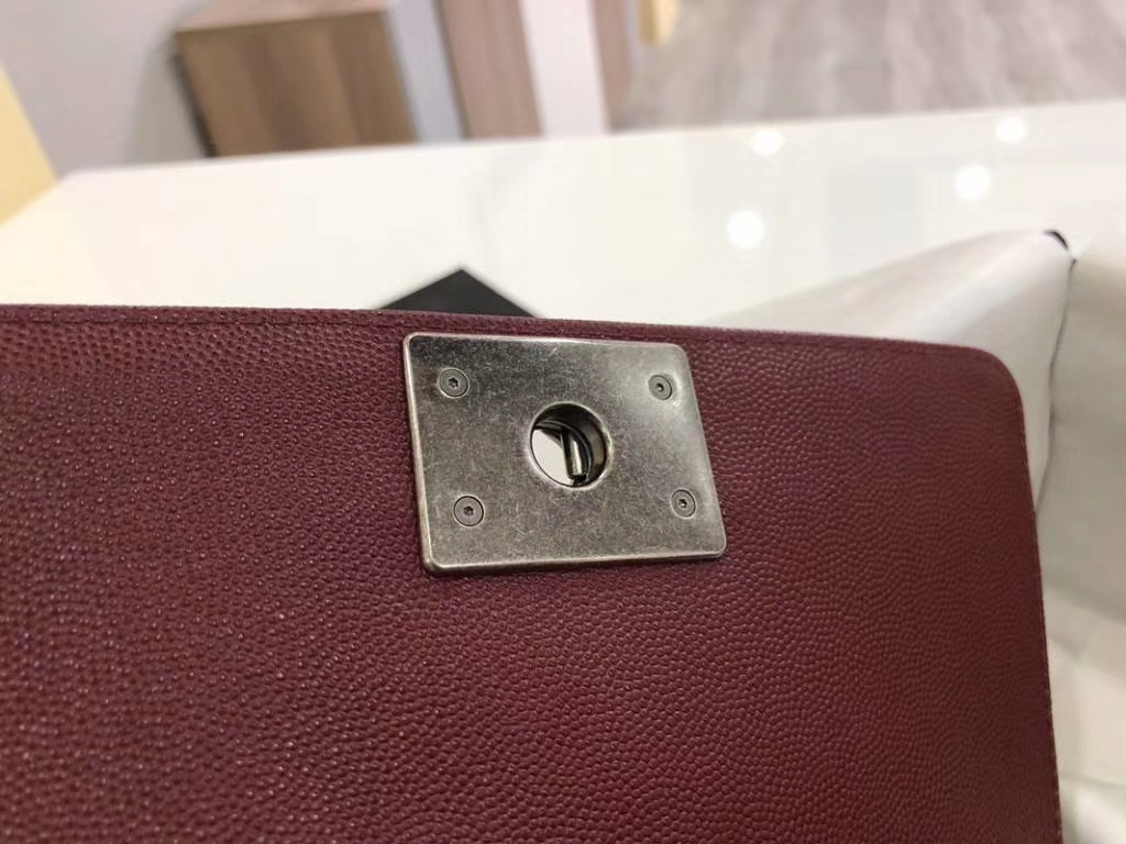 Chanel Leboy Bag 大Vv款 小鱼子酱 枣红 20cm 古银扣