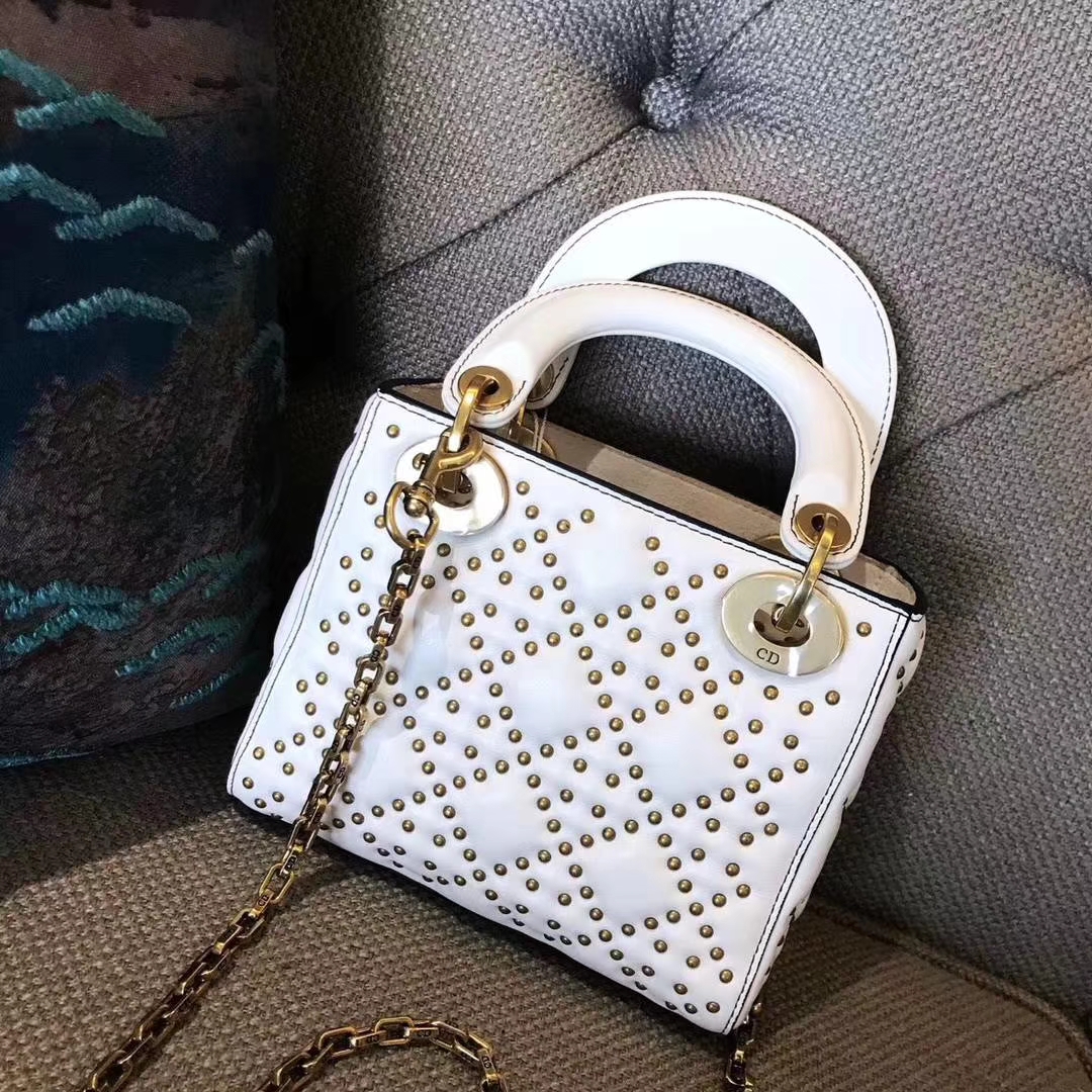 Dior 迪奥 三格戴妃包 Lady Dior 牛皮铆钉包  心形五金扣款  白色