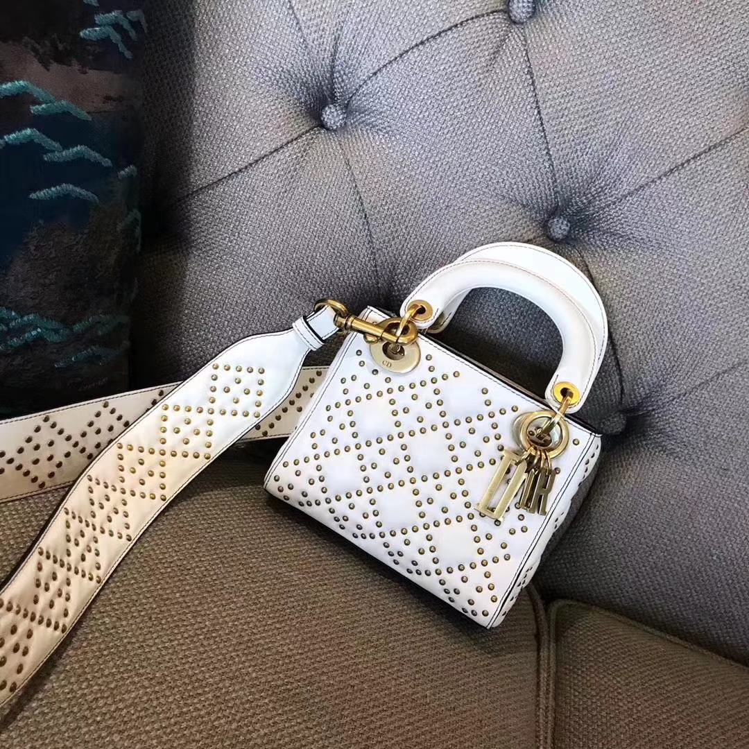Dior 迪奥 三格戴妃包 Lady Dior 牛皮铆钉包  心形五金扣款  白色