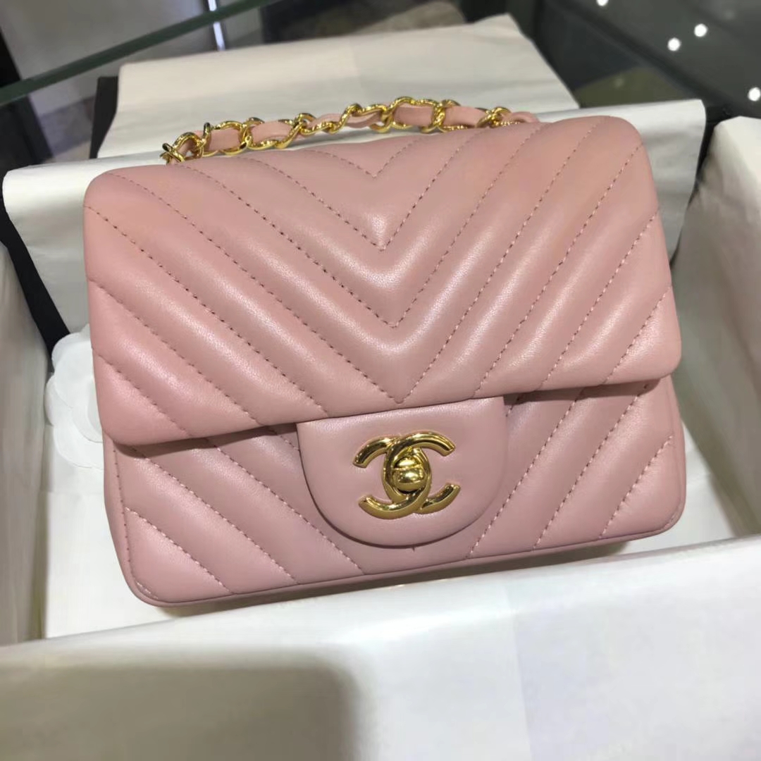Chanel 香奈儿 V字绣 小羊皮 浅粉色 17cm 金扣