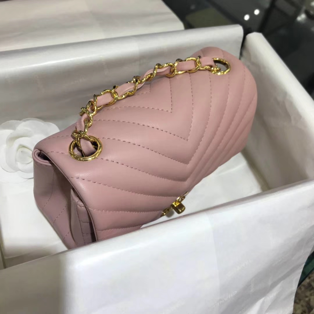 Chanel 香奈儿 V字绣 小羊皮 浅粉色 17cm 金扣