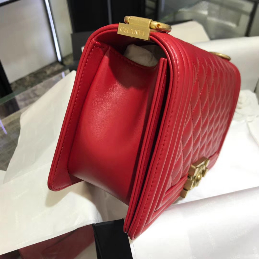 Chanel 香奈儿 Leboy Bag 小羊皮 大红色 25cm 磨砂金
