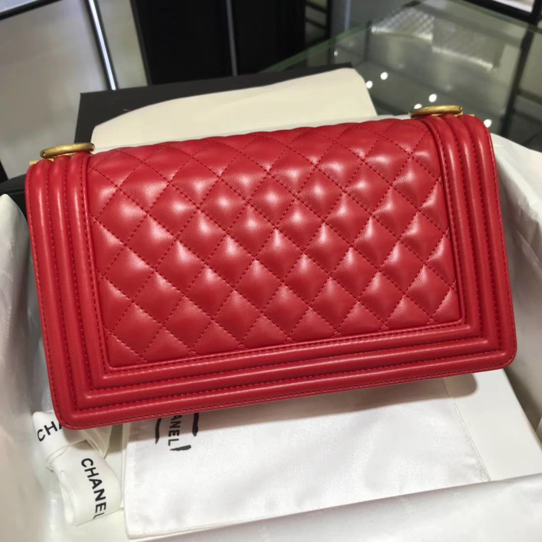 Chanel 香奈儿 Leboy Bag 小羊皮 大红色 25cm 磨砂金