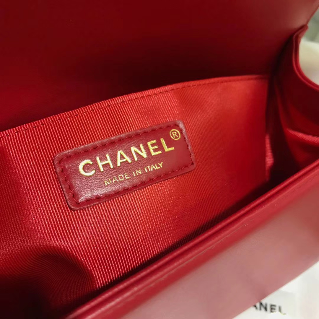Chanel 香奈儿 Leboy Bag 小羊皮 大红色 25cm 磨砂金