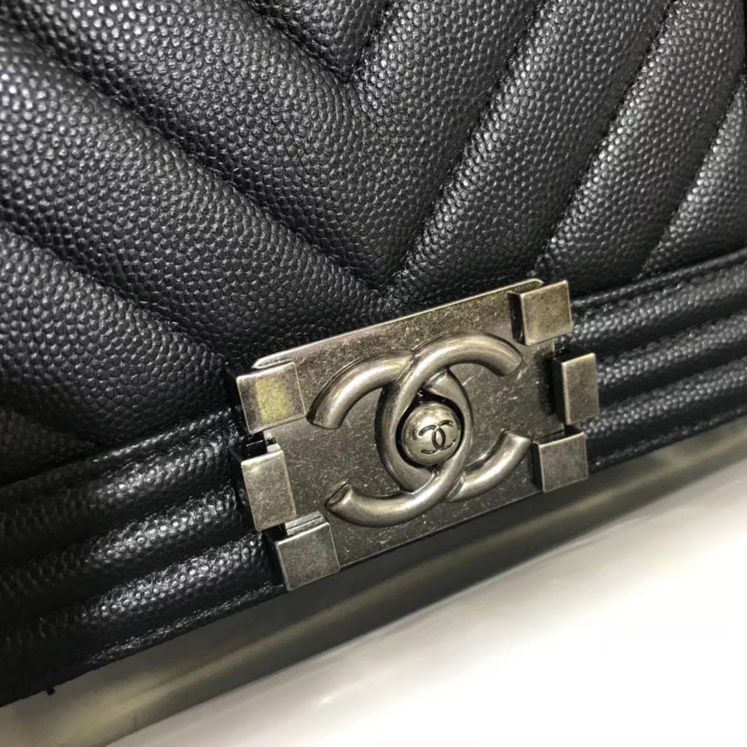 Chanel 香奈儿 Leboy Bag V款 小鱼子酱 黑色 20cm 复古银 现货