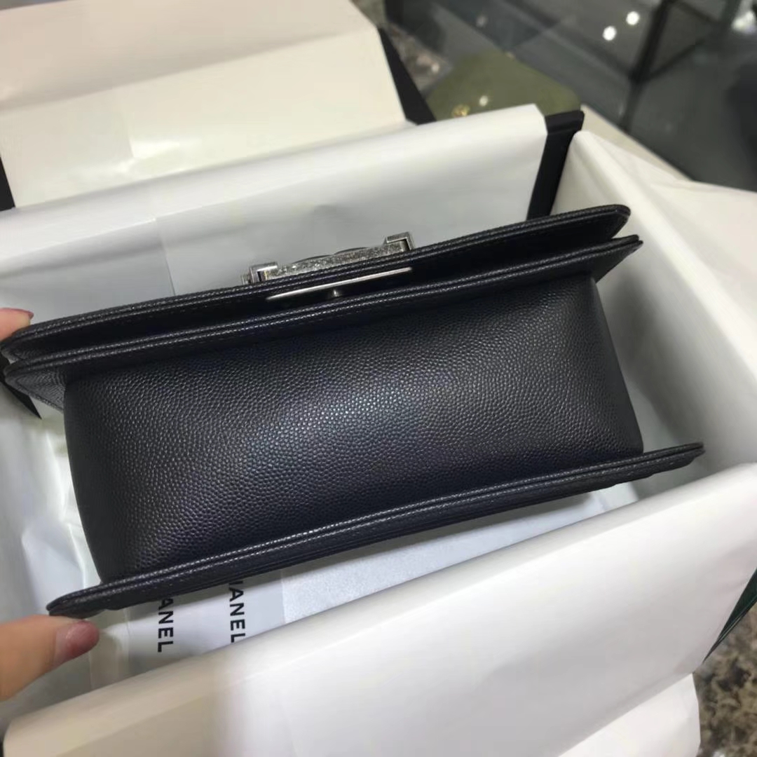 Chanel 香奈儿 Leboy Bag V款 小鱼子酱 黑色 20cm 复古银 现货
