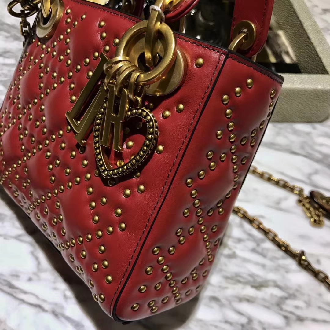 Dior 三格 复古风牛皮铆钉包 Lady Dior 复古红