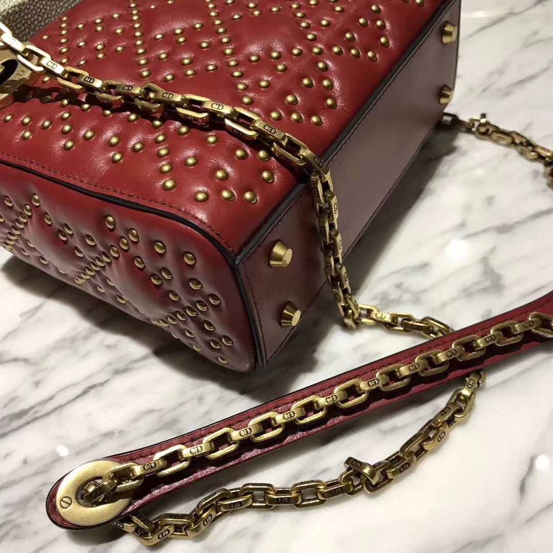 Dior 三格 复古风牛皮铆钉包 Lady Dior 复古红
