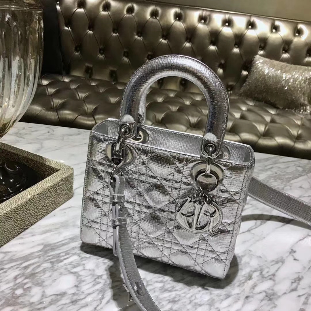 Dior 迪奥 Lady戴妃包 牛皮大象纹 金属银 翻盖式开口设计