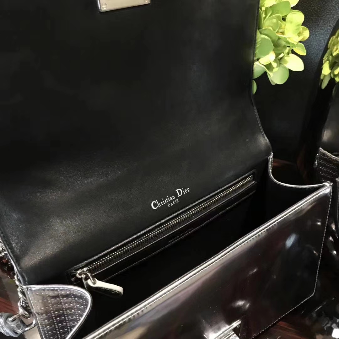 Dior 迪奥 销量主力军 腾格纹金属银 小手提包 DIORAMA