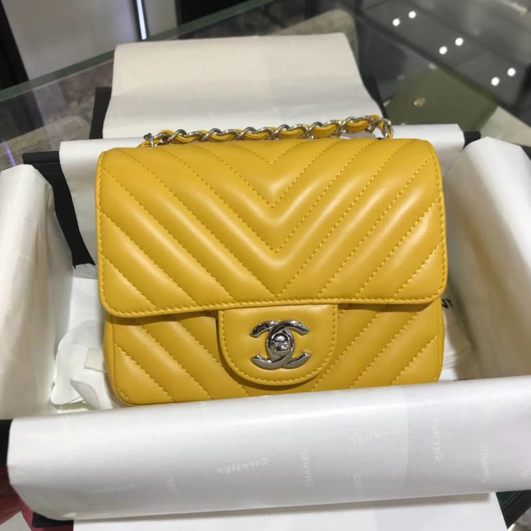 Chanel 香奈儿 V字绣 小羊皮 芒果黄 17cm 银色 现货