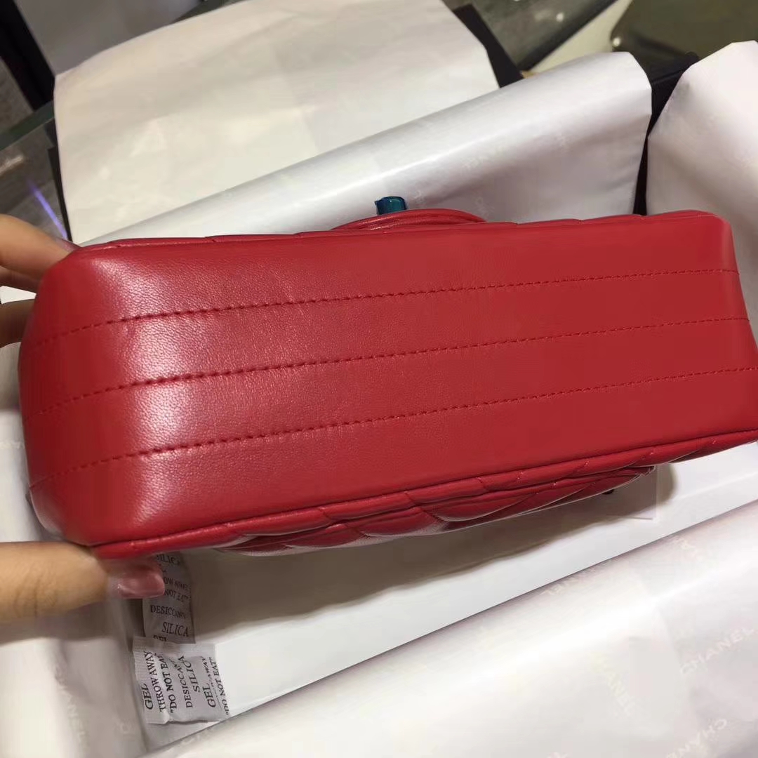Chanel 香奈儿 V字绣 经典系列 羊皮 大红 20cm 金扣 现货
