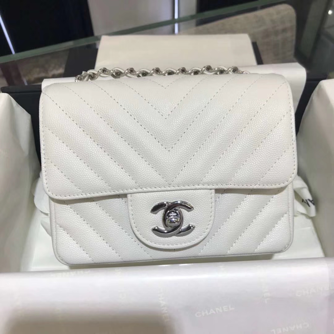Chanel 香奈儿 V字绣 小鱼子酱 白色 银色 17cm 现货