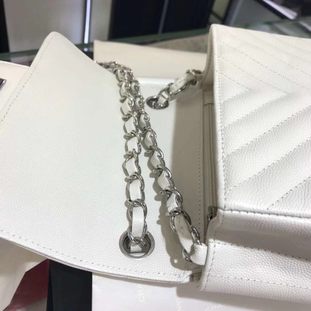 Chanel 香奈儿 V字绣 小鱼子酱 白色 银色 17cm 现货